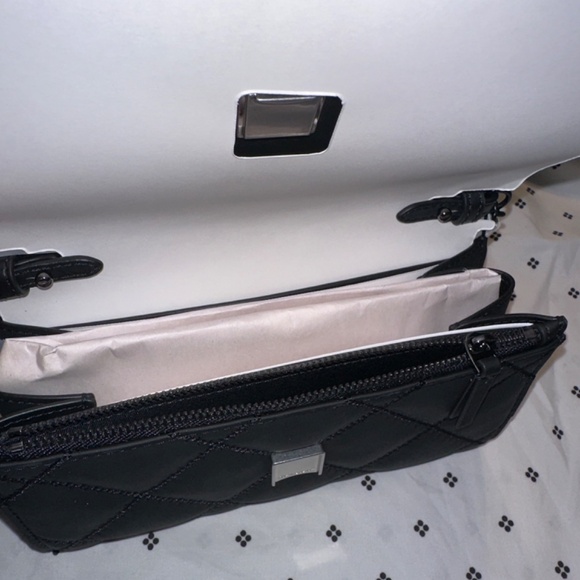 Tory Burch wallet - Picture 3 of 4